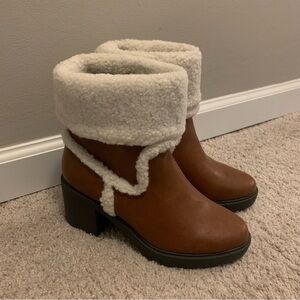Faux fur brown boots